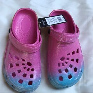 BEBE girls pink "crock style" shoes -size 2/3